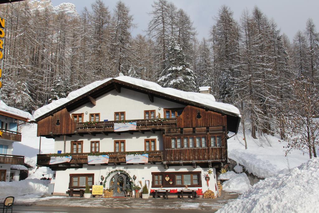 Hotel Al Larin Cortina d'Ampezzo Exterior photo